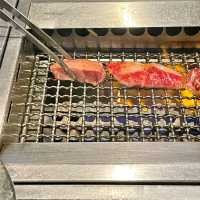 肉ビルの万世牧場へ