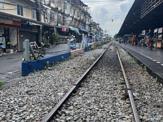 กล้วยปิ้ง ง ง ง @ สถานีรถไฟวงเวียนใหญ่