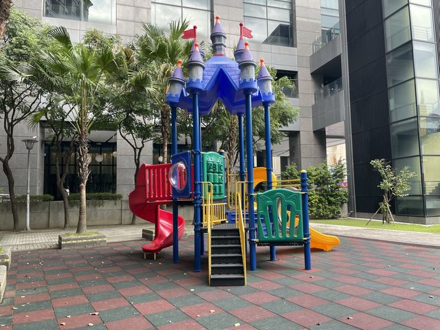 西頓公園 最好玩的社區公園就在板橋 溜滑梯乘涼都可以