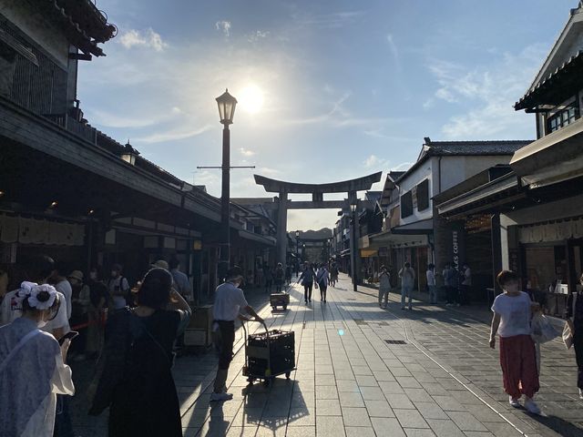 向かい側にも同じ名前のお店？太宰府梅ヶ枝餅『笠乃家』