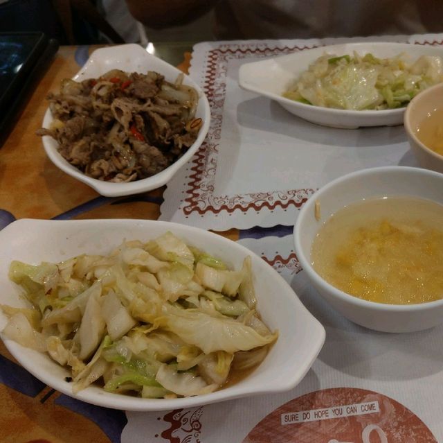 【台南遊記】肉爆多-花語鐵板燒🤤，學區平價鐵板燒😊