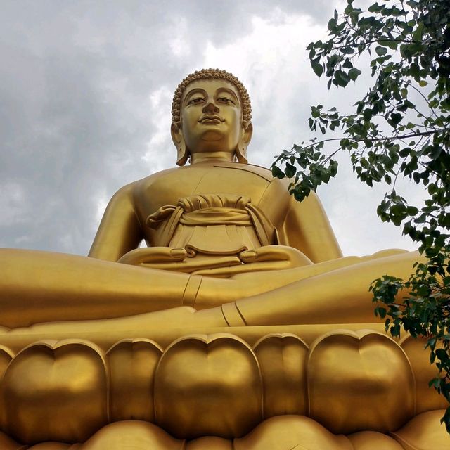 วัดปากน้ำ ภาษีเจริญ วัดสวย ไม่ควรพลาด