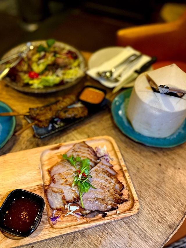 尖東一間泰chill 酒吧海景餐廳🍽🥳