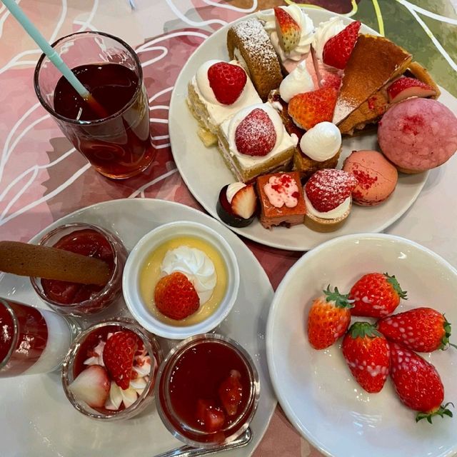 ホテルでイチゴ狩り🍓【ニューオータニ・アフタヌーンティーLounge SATSUKI】⭐