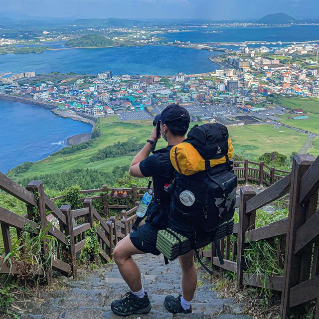 제주의 상징이자 일출로 유명한, 성산일출봉