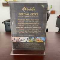 ร้านอาหาร และ โรงแรม The Riviera Champasak