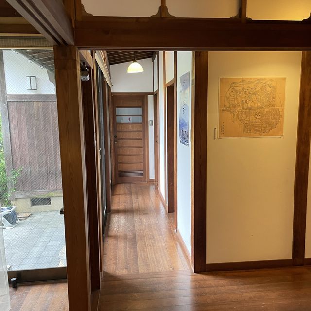 奈良市にある観光案内所 繭がオシャレ