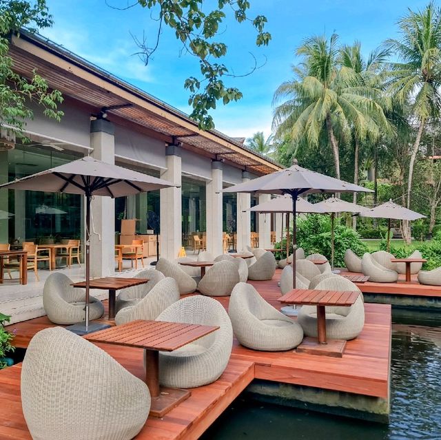 รีสอร์ทสวยริมทะเล ใกล้สนามบินภูเก็ต