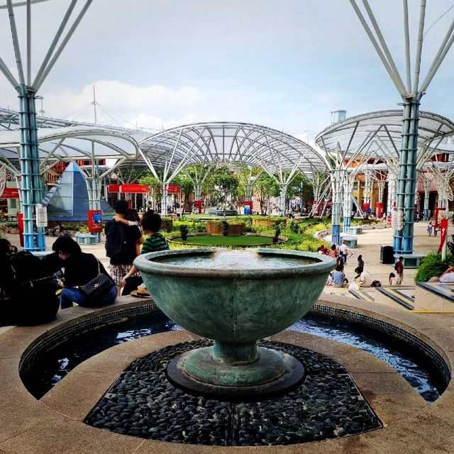 Posh Restaurants, Greenery at Festive Walk