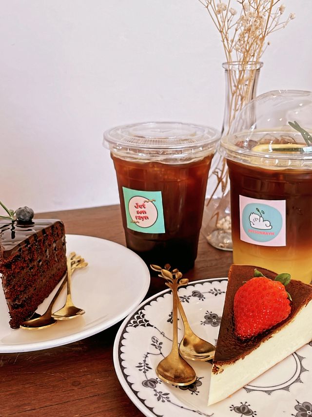 Jutsonrayn.Cafe : จุดซ่อนเร้นคาเฟ่