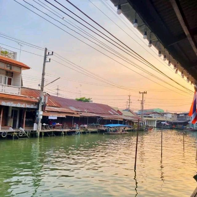 ล่องเรือเที่ยวอัมพวา