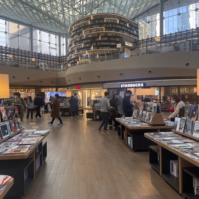 삼성동 코엑스 한복판의 여유 “별마당도서관”