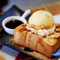 คาเฟ่ของเล่นการ์ตูนญี่ปุ่น