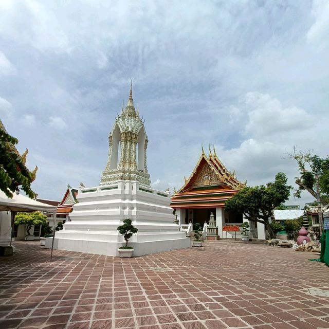 Temple of Reclining Buddha