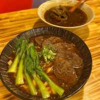 ［桃園/中壢］ 集英會牛肉麵館🐮｜中原夜市美食 超軟嫩牛肉 牛肉湯超好喝🤤 
