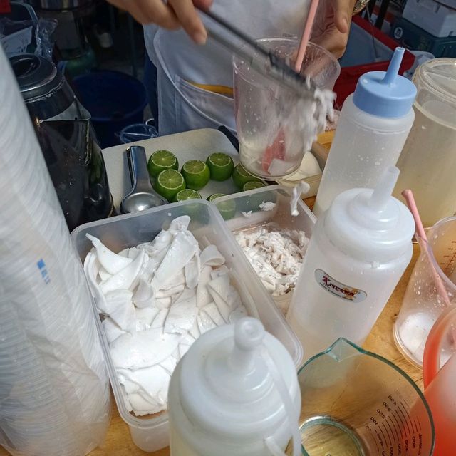 ร้านน้ำมะพร้าวปั่นนมสดที่อร่อยสุดย่านราชเทวี