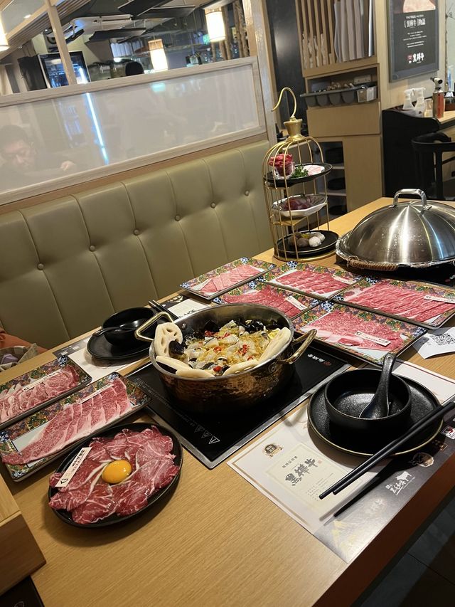 來自日本黑樺牛牧場火鍋放題