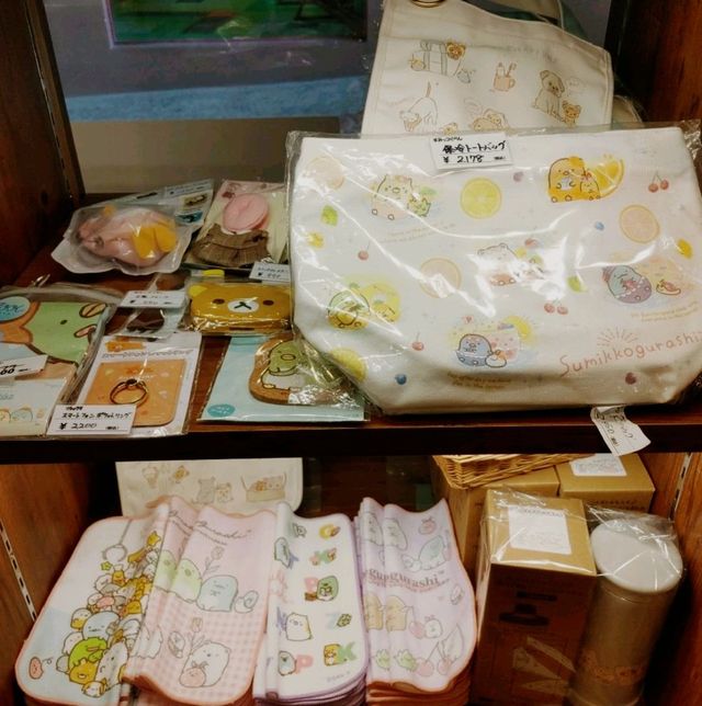 レッサーパンダへ餌付け体験もあるよ！ひらかたパーク