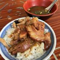 魯肉張豬腳爌肉飯