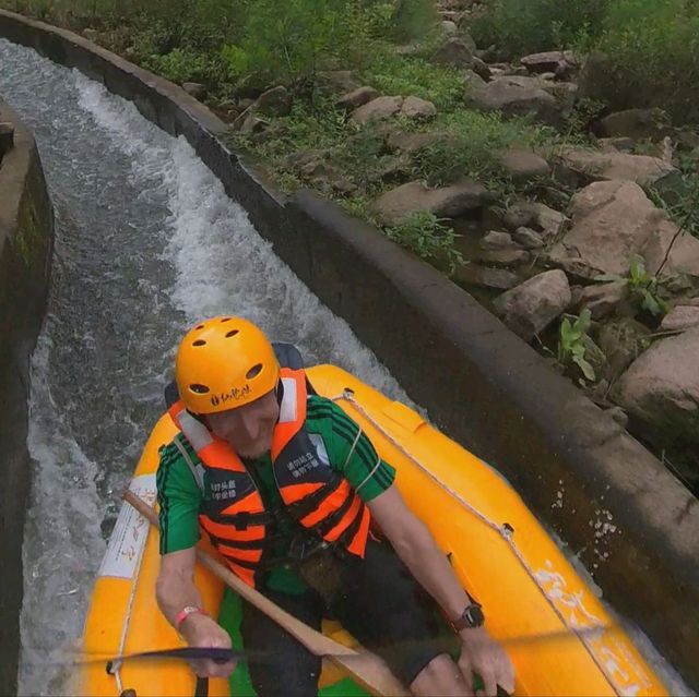 Rafting in Xianlong Canyon