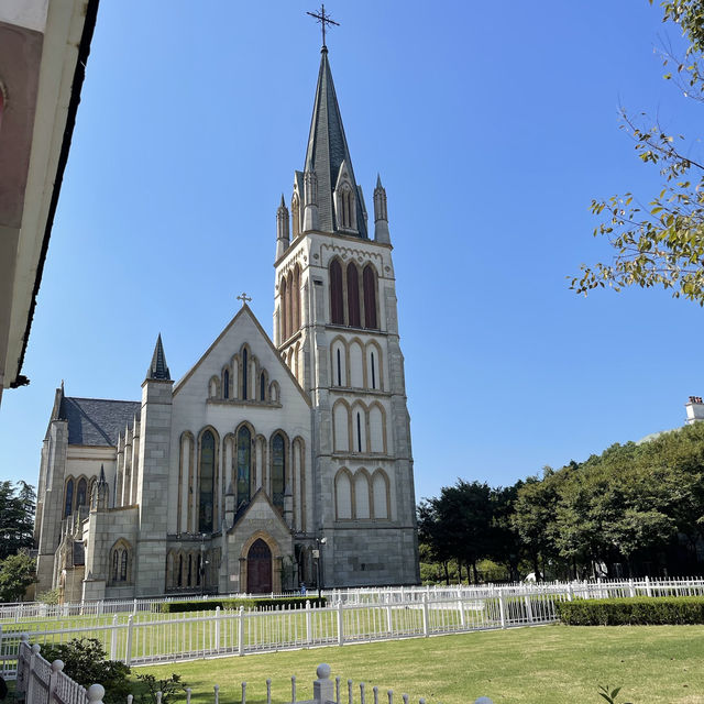 A Jaunt in Shanghai’s Replica British Town 