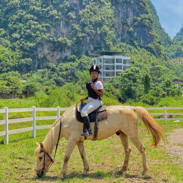 THINGS TO DO IN YANGSHUO ( HORSE RIDING)