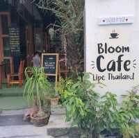 Bloom Cafe And Hostel Lipe (บลูมคาเฟ่แอนด์โฮสเทล) 