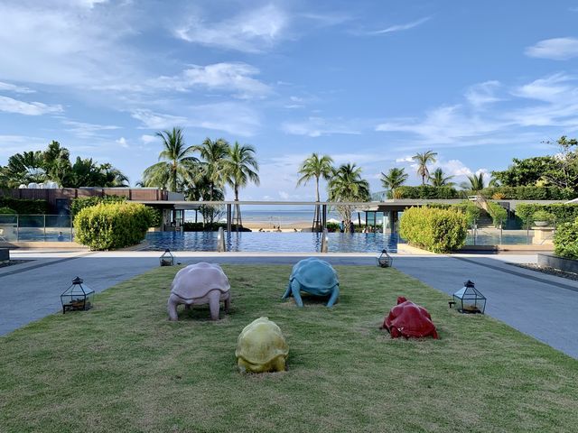 @Phuket ผ่อนคลายไปกับสายลมริมทะเลที่รีสอร์ต 5 ดาว 