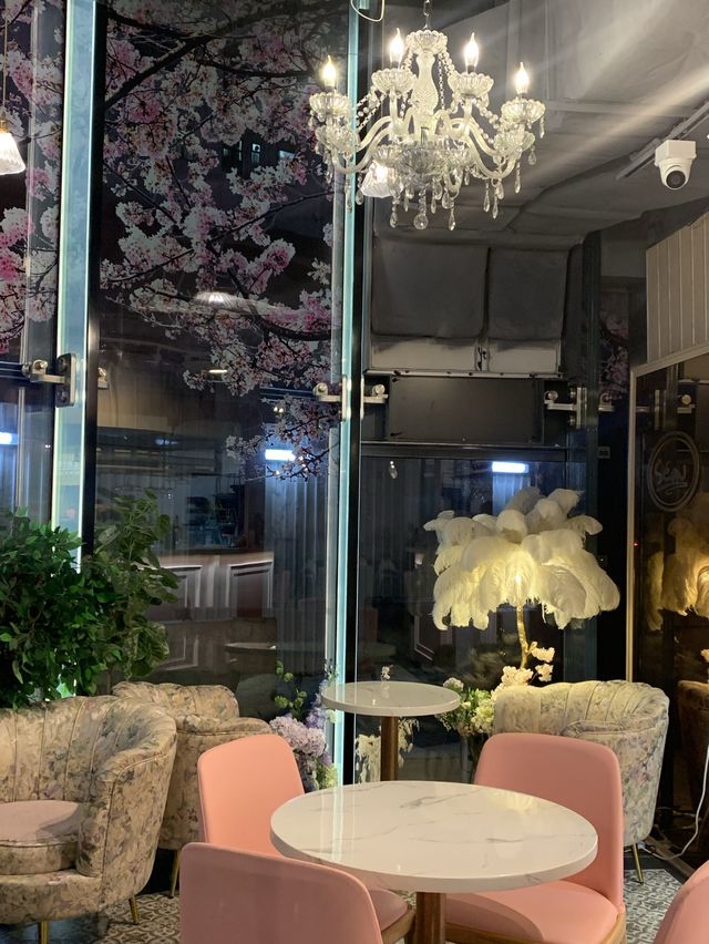 【💗香港銅鑼灣粉紅色花花主題cafe🌸慶生打卡一流✨】