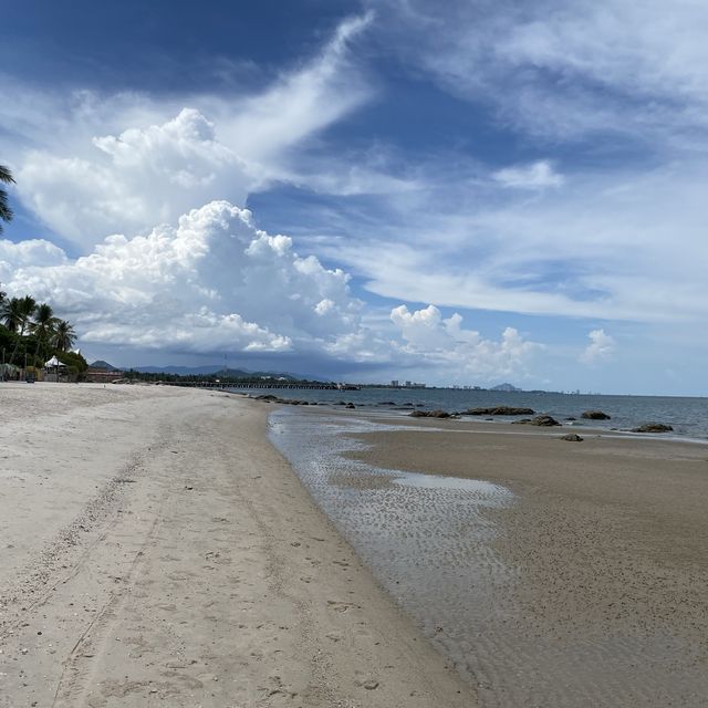 เที่ยวชายหาดหัวหินวันฟ้าใส 🌊🌝