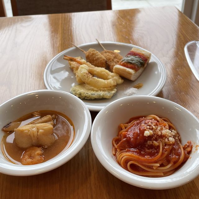 【福岡】福岡タワーを眺めながらお得なビュッフェランチ