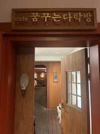진짜 다락방 같은 공간에서 커피를 즐길 수 있는 역곡 카페 꿈꾸는 다락방☕️