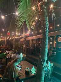 SEASIDE BAR WITH SUPERB COCKTAILS 🍹 