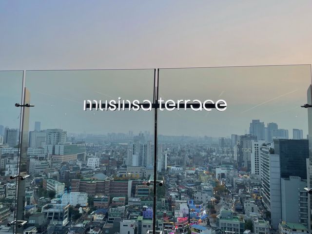 홍대에서 특별한 데이트!