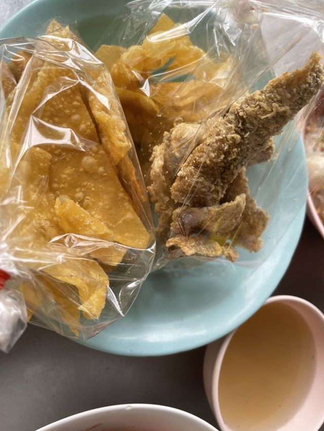 ก๋วยเตี๋ยวลูกชิ้นปลาลือชา แถวสมเด็จเจ้าพระยา