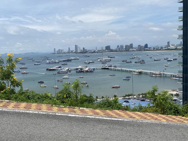 จุดชมวิวสุดฮ็อตบนเขาพระตำหนัก 🌞🏞