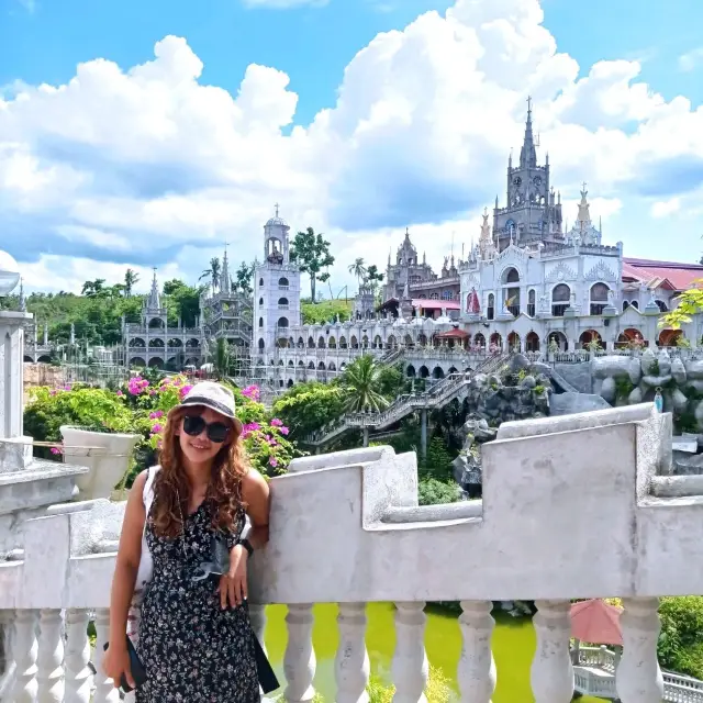 Quick stop at Simala Shrine ⛪