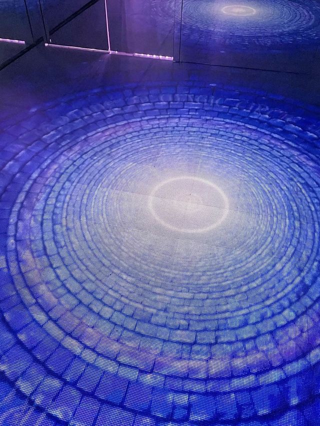 山頂特色光影展💡