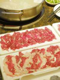 鮮牛肉火鍋，牛丸多汁彈牙