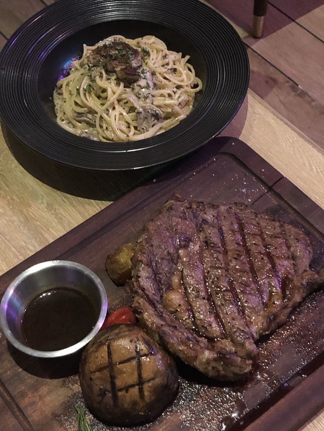 DJ drop the food
