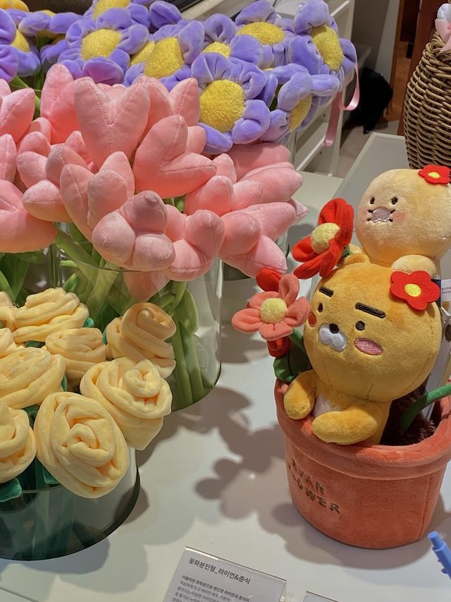 리뉴얼 후 더욱 더 새로워진 이곳, 강남 카카오프렌즈샵!