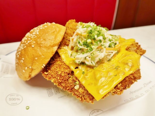 Broadway American Diner, Capitol Kempinski