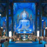 Shades of Blue: Wat Rong Suea Ten