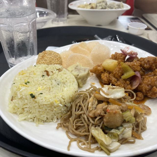 필리핀의 아성 졸리비를 쫓는 “초우킹”