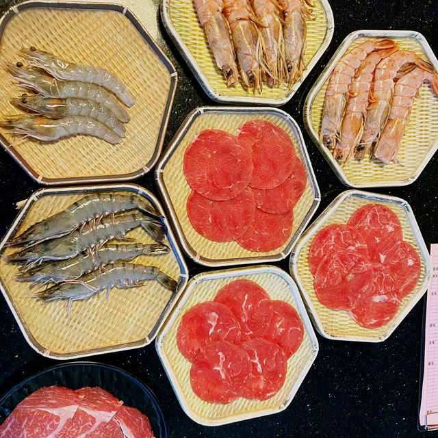 大漠紅頂級燒肉 超大氣現切牛排給你看 哈根達茲 現撈泰國蝦 吃到飽