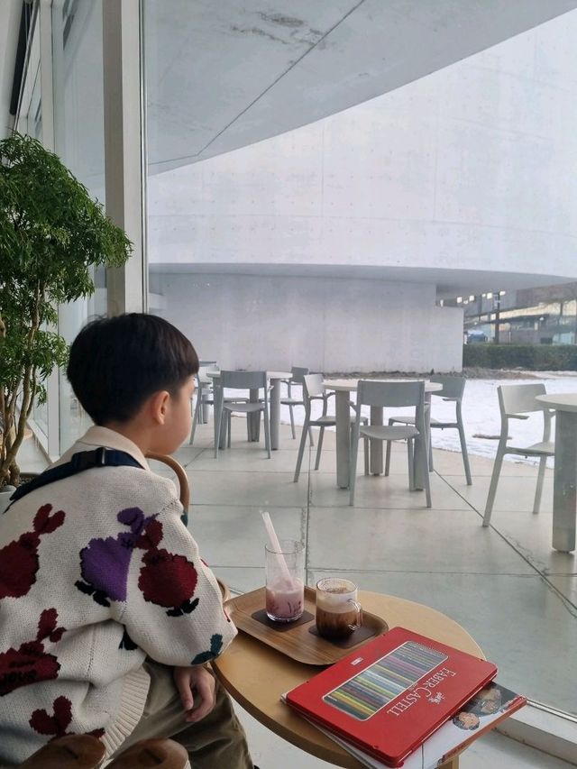노을을 바라보며 카페타임