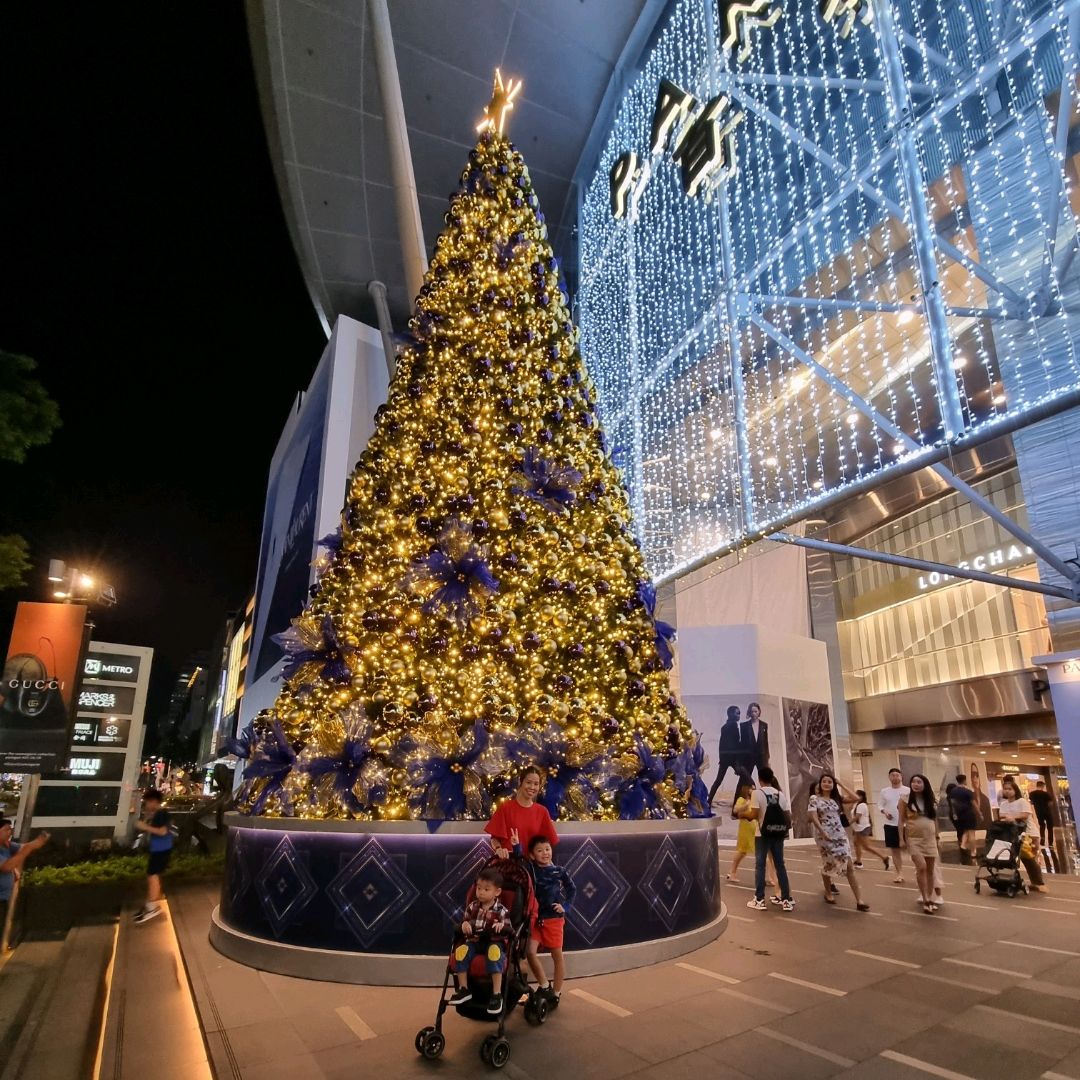 Main Entrance, Orchard Road Christmas Lightup 2018 Coffee Mug by  WorldShuttleExplorer