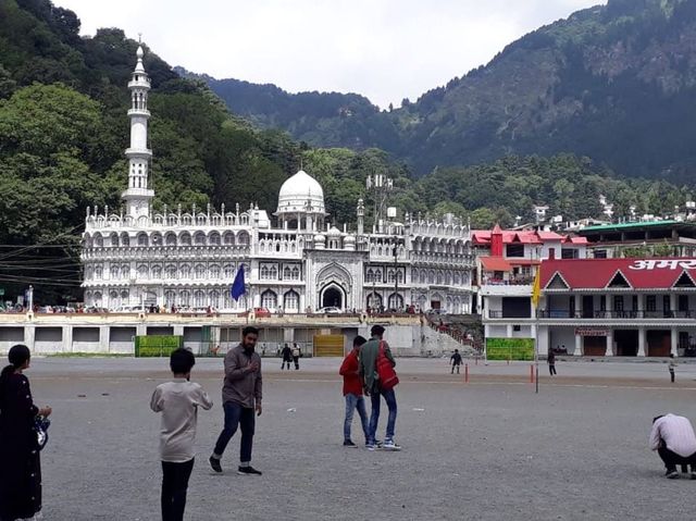 Nainital - Beautiful Hill Station in India 