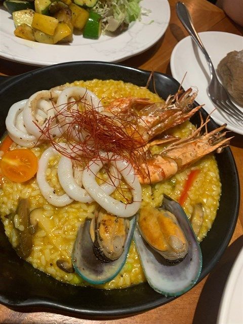 Plato Cafe & Bistro 