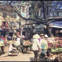 Dong Xuan Market - Hanoi 